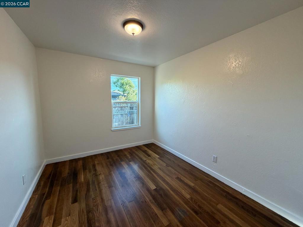 341 S 8th St Property Photo 8