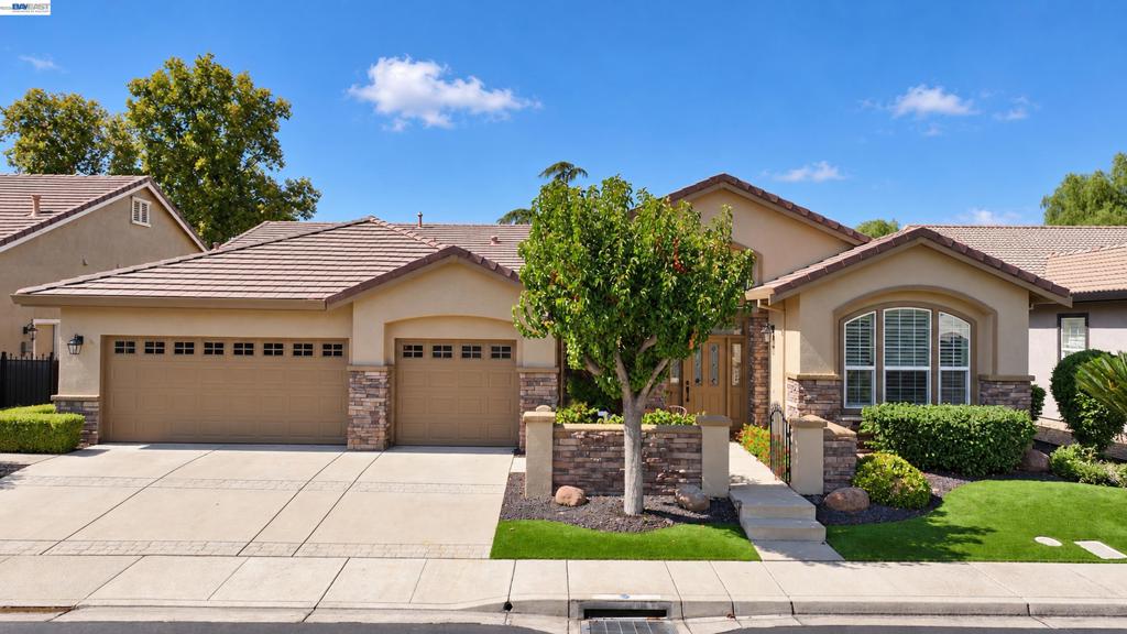 1117 Burghley Ln Property Photo 1