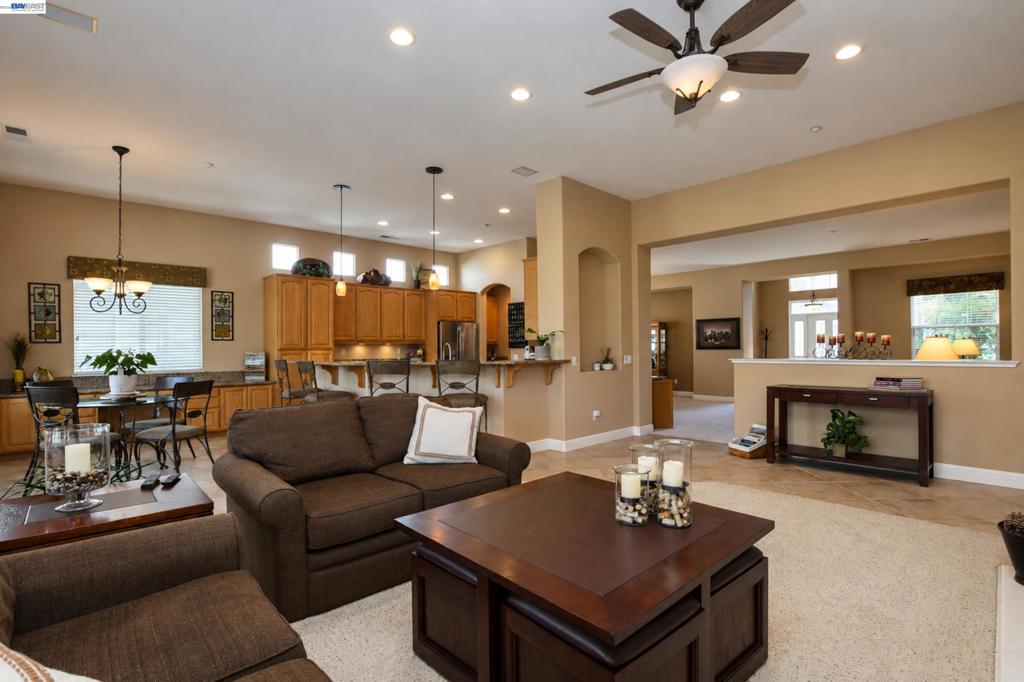 1117 Burghley Ln Property Photo 12