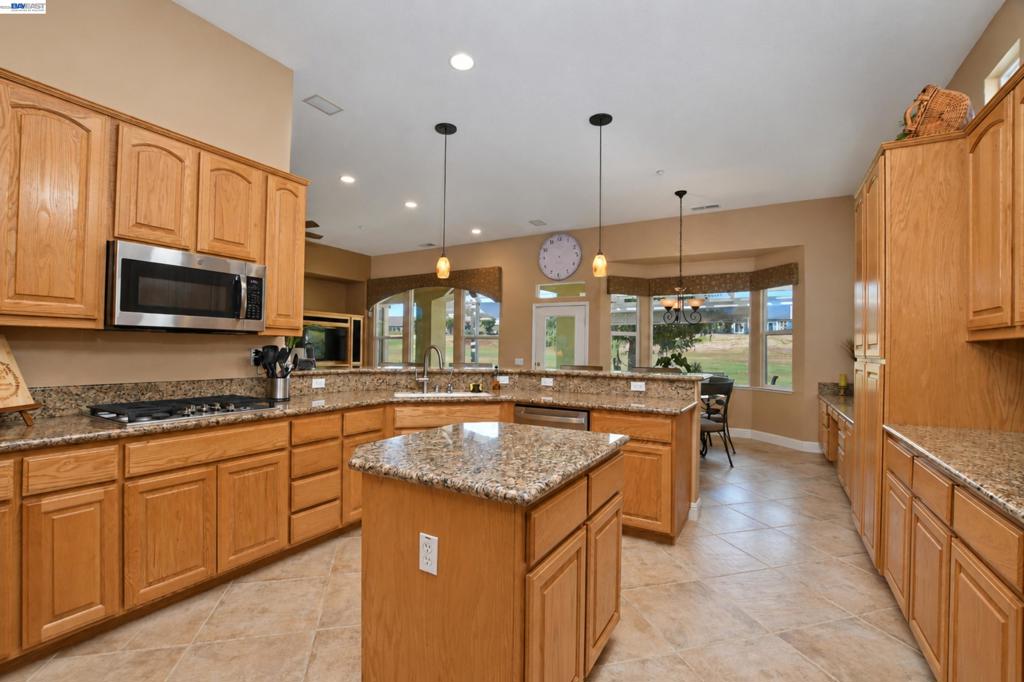 1117 Burghley Ln Property Photo 17