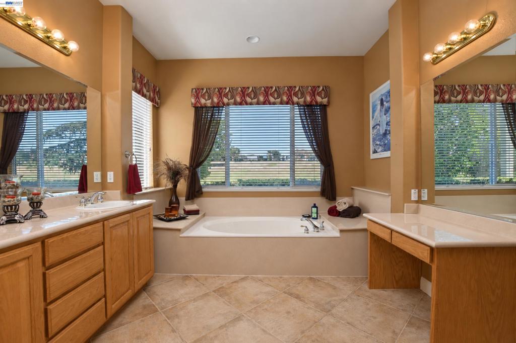 1117 Burghley Ln Property Photo 27