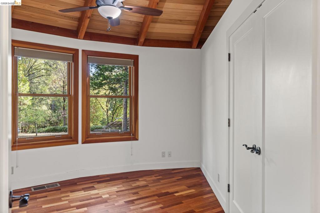 14655 Applewood Ln Property Photo 32