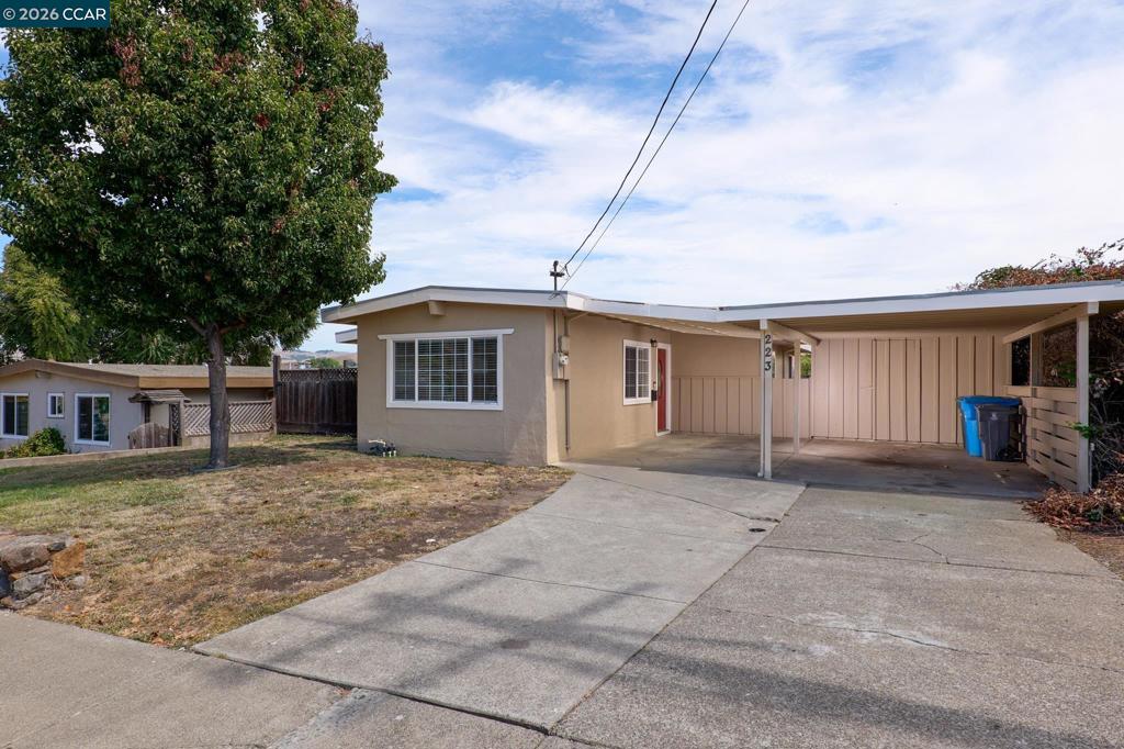223 Los Altos Pl Property Photo 1