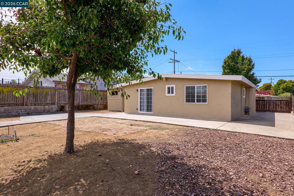 223 Los Altos Pl Property Photo 17