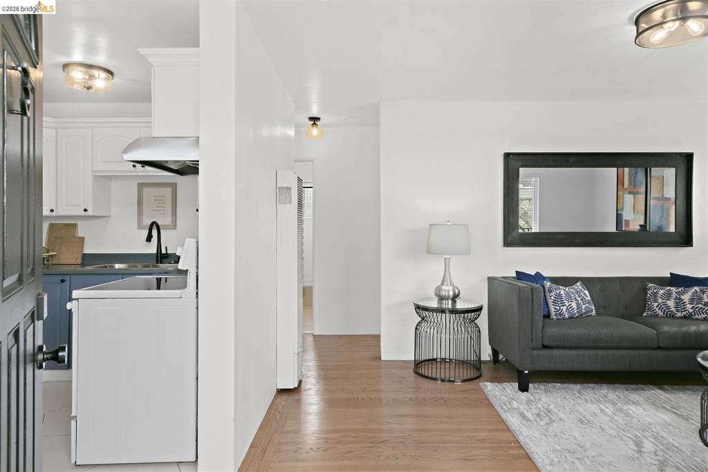 8 Whitmore Pl Property Photo 4