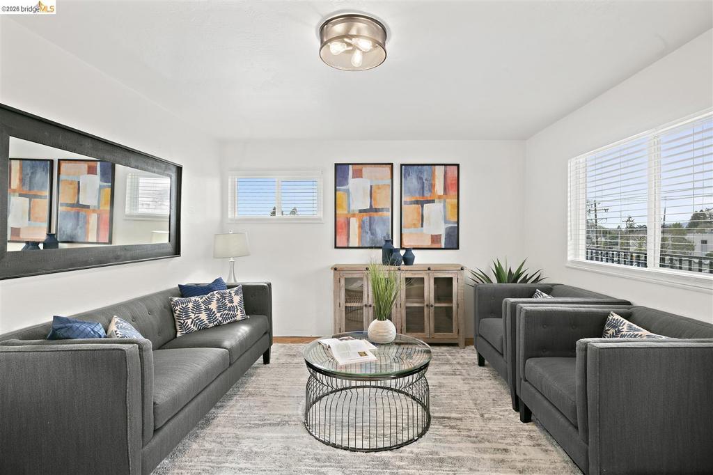 8 Whitmore Pl Property Photo 5