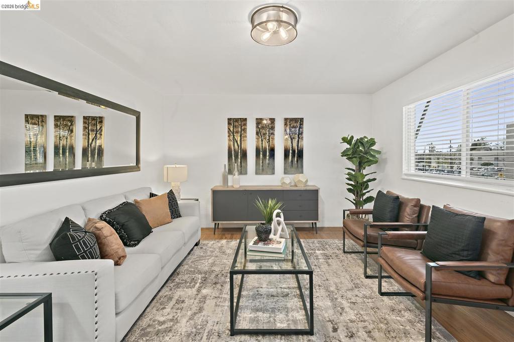 8 Whitmore Pl Property Photo 18