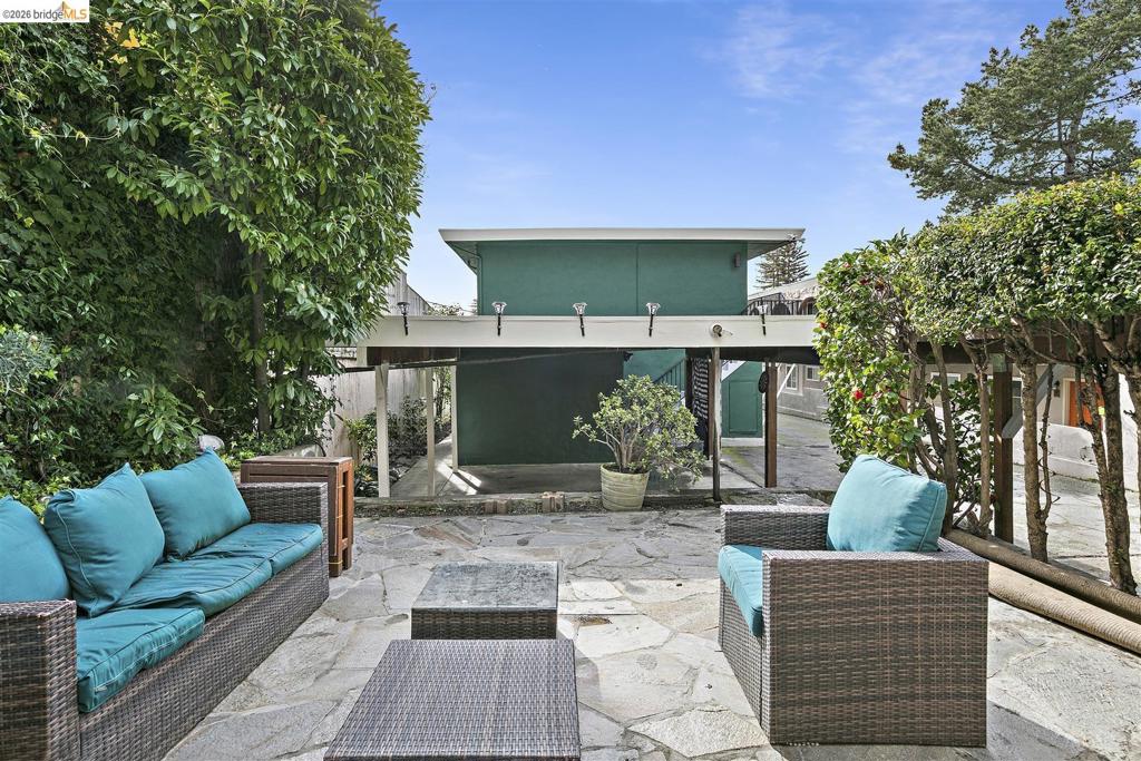 8 Whitmore Pl Property Photo 32