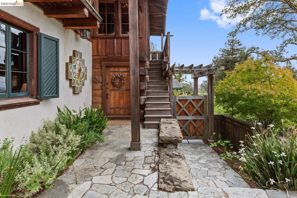1705 La Loma Ave Property Photo 3