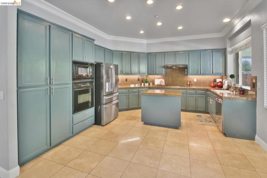 1341 Crescent Drive Property Photo 14