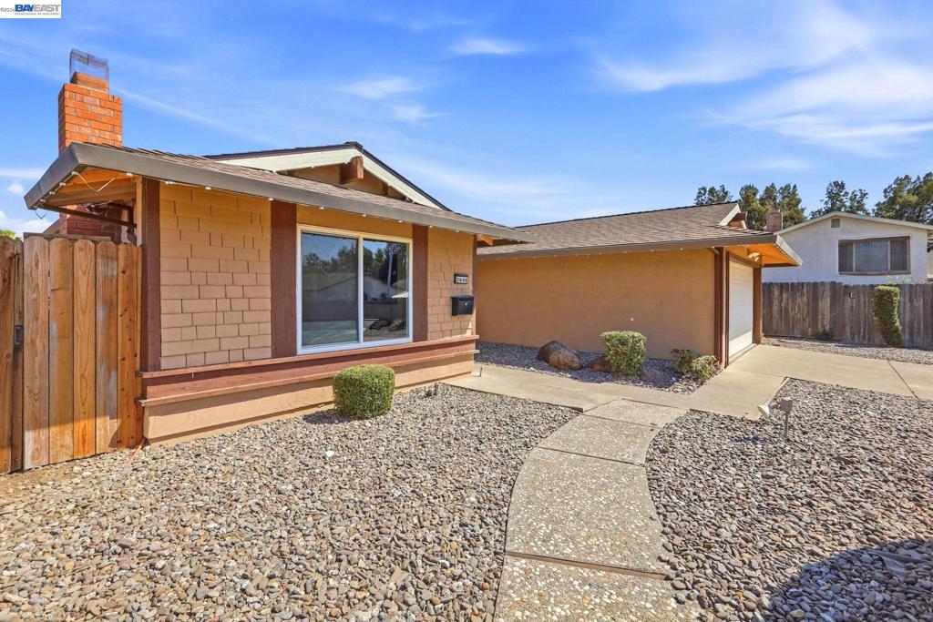2640 Beecham Property Photo 2