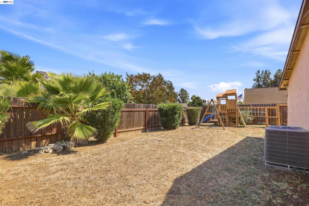 2640 Beecham Property Photo 23