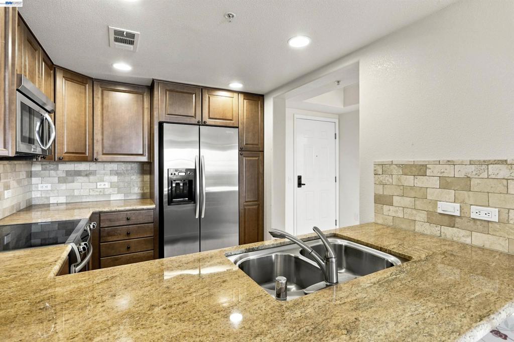 600 S Abel St. 508 Property Photo 12