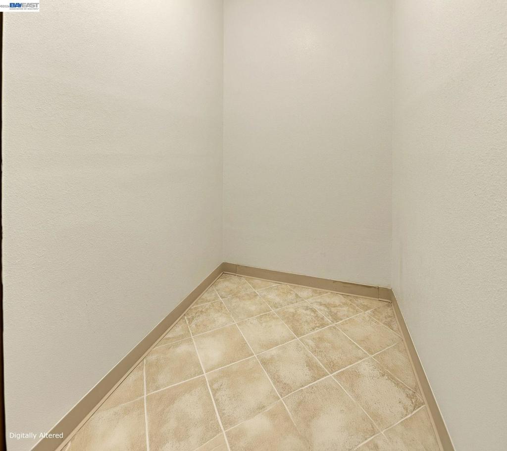 600 S Abel St. 508 Property Photo 32