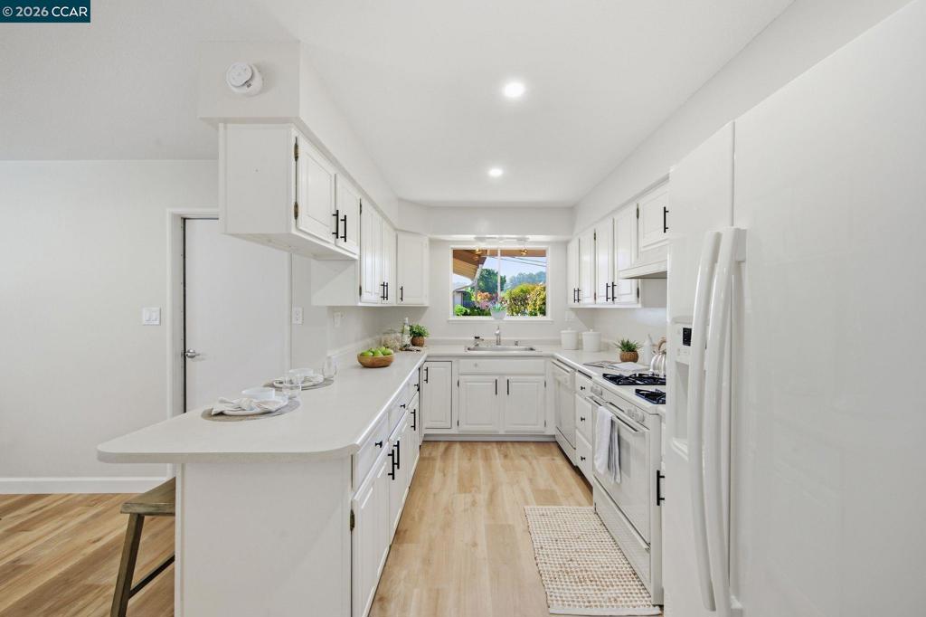 2465 Wright Ave Property Photo 10