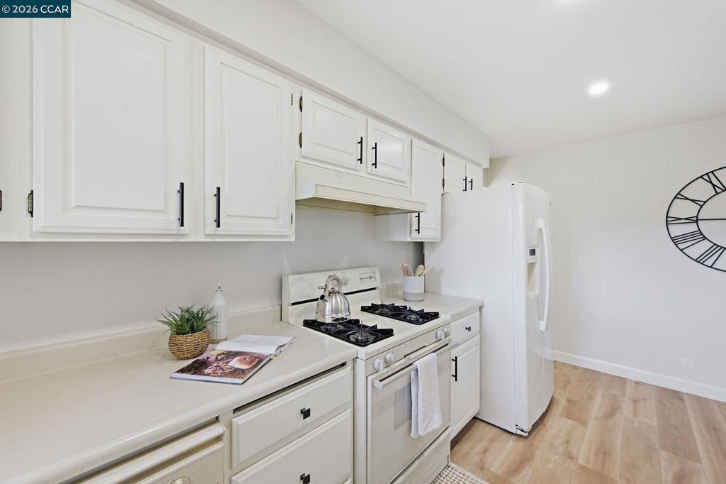 2465 Wright Ave Property Photo 11