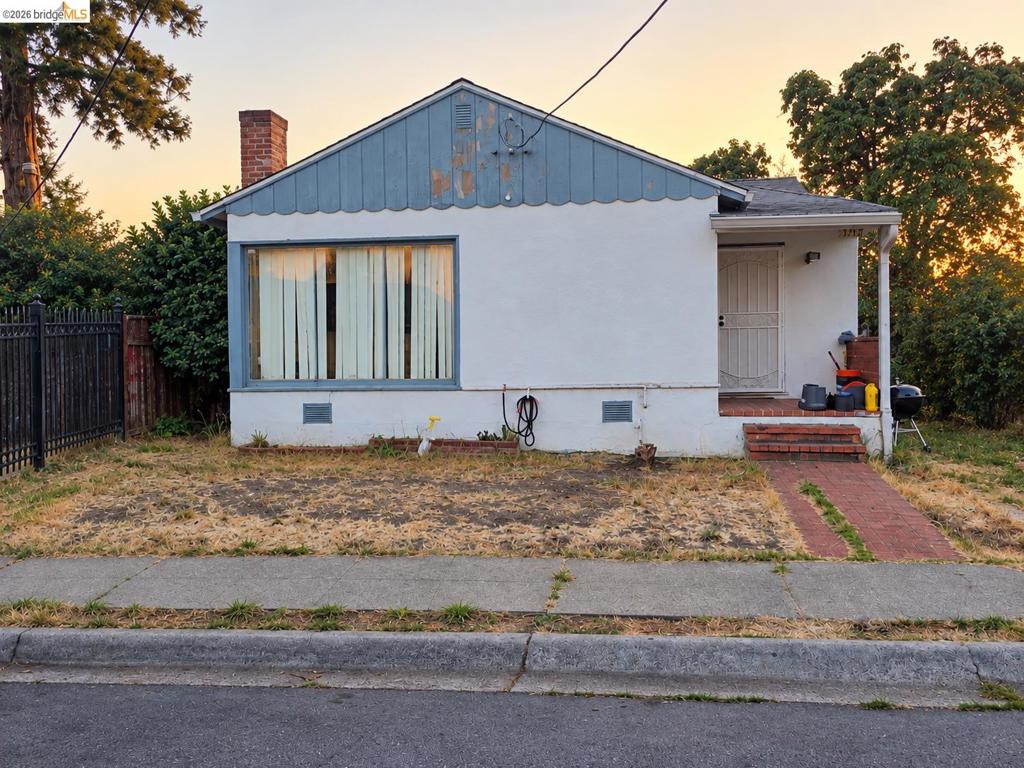 8115 Dowling St Property Photo 1