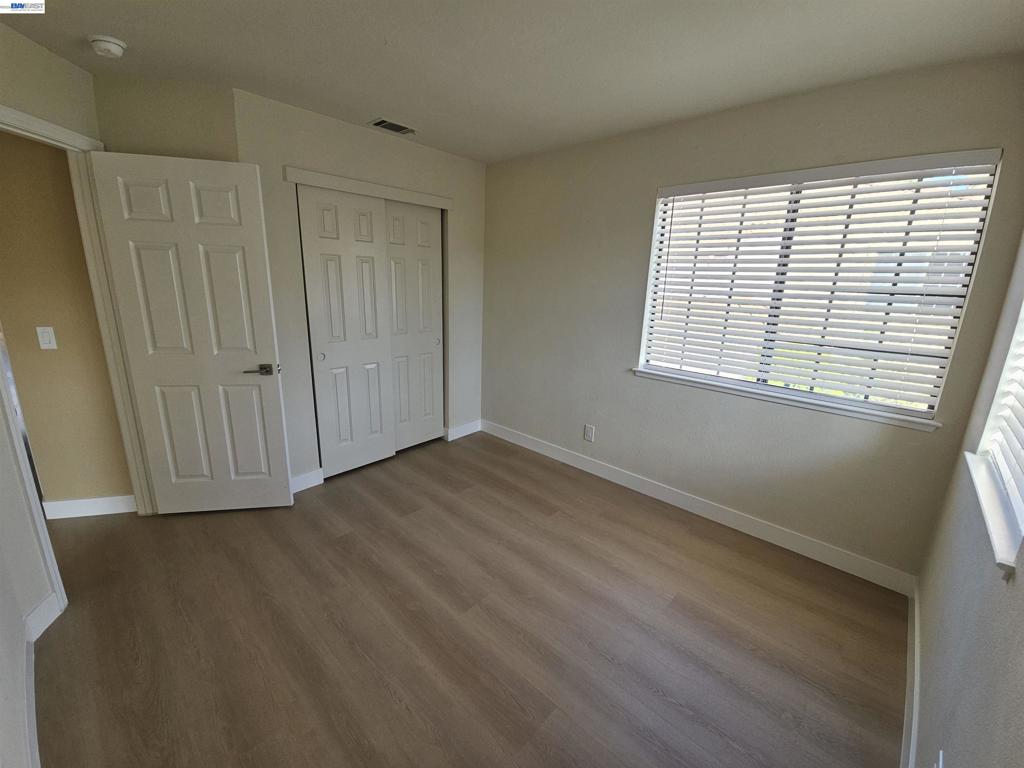 1063 Mepham Dr Property Photo 32