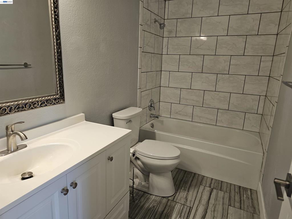 1063 Mepham Dr Property Photo 36