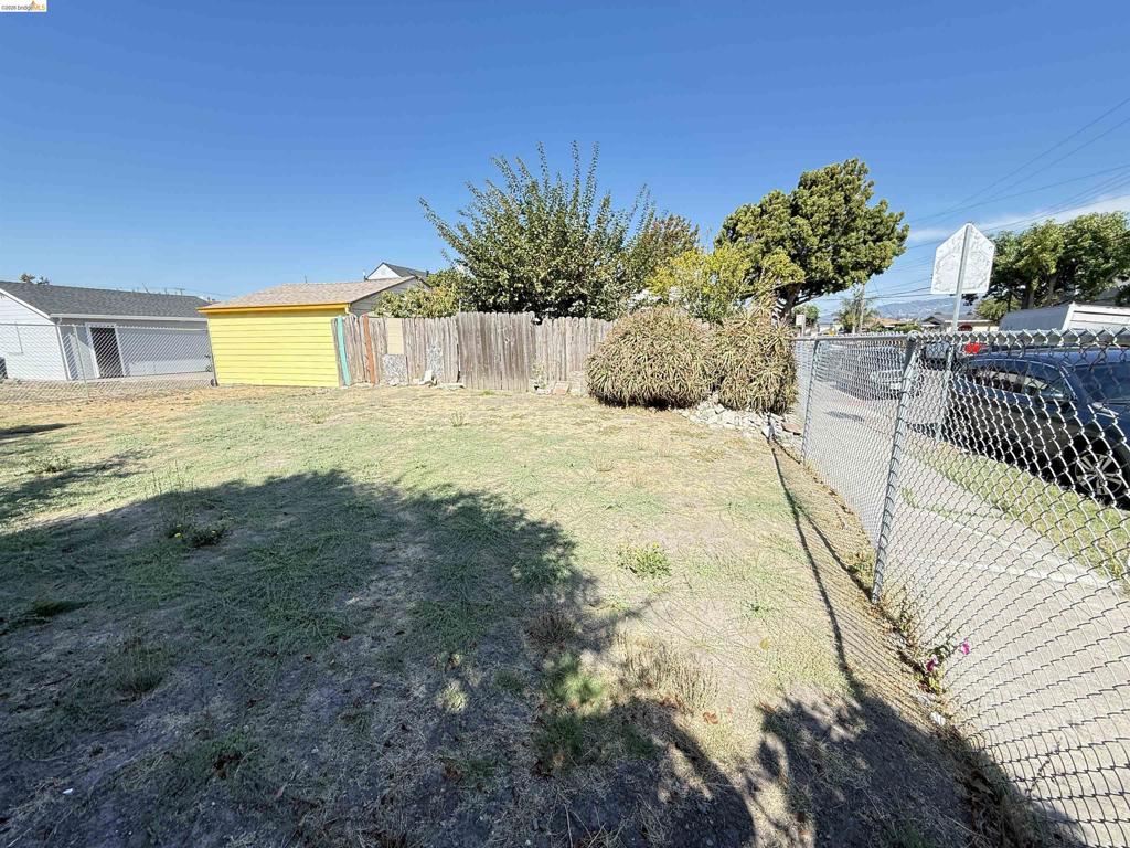 Olive St Property Photo 2