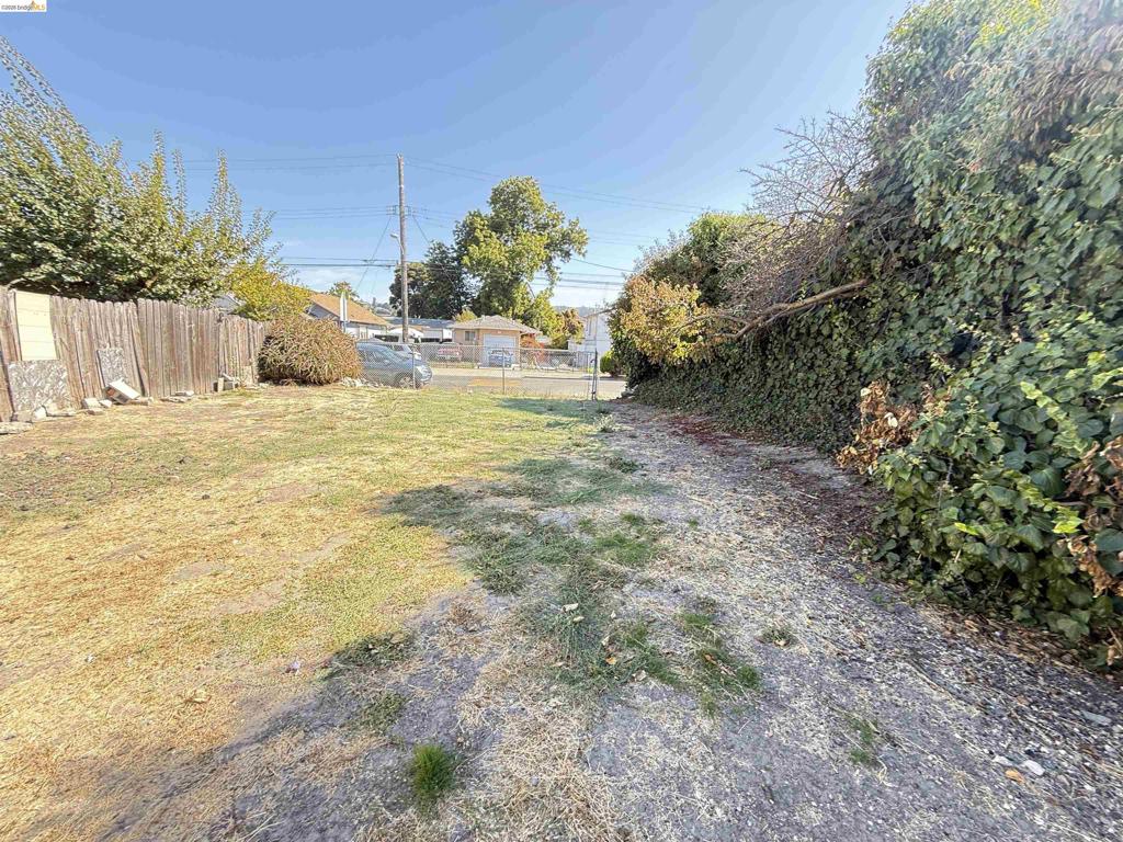 Olive St Property Photo 3