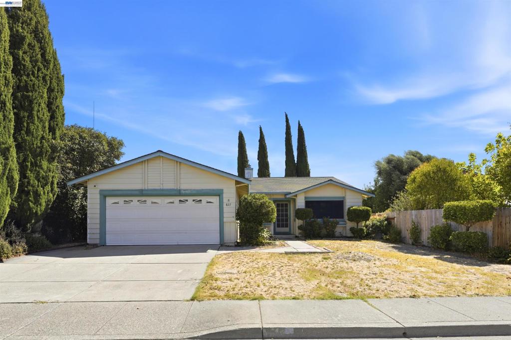 827 Yosemite Way Property Photo 1