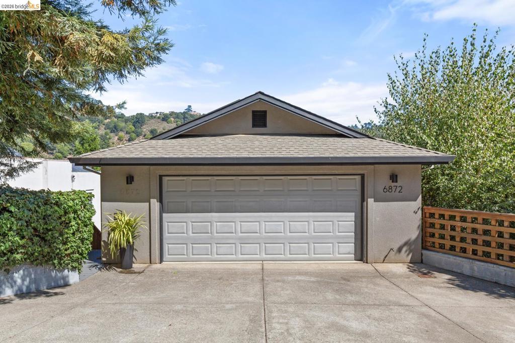 6872 Sherwick Dr Property Photo 2