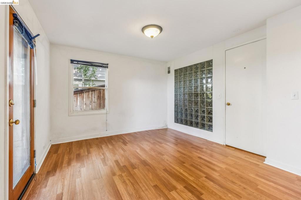 1466 Scenic Ave Property Photo 19