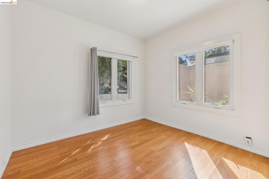 1466 Scenic Ave Property Photo 22