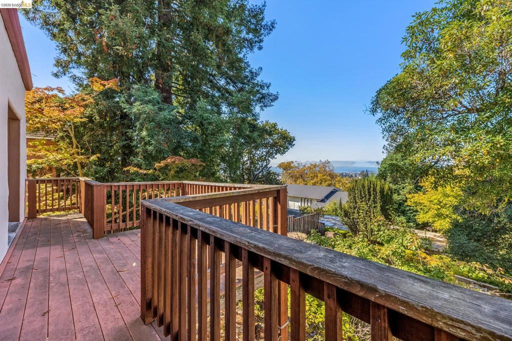 1466 Scenic Ave Property Photo 25