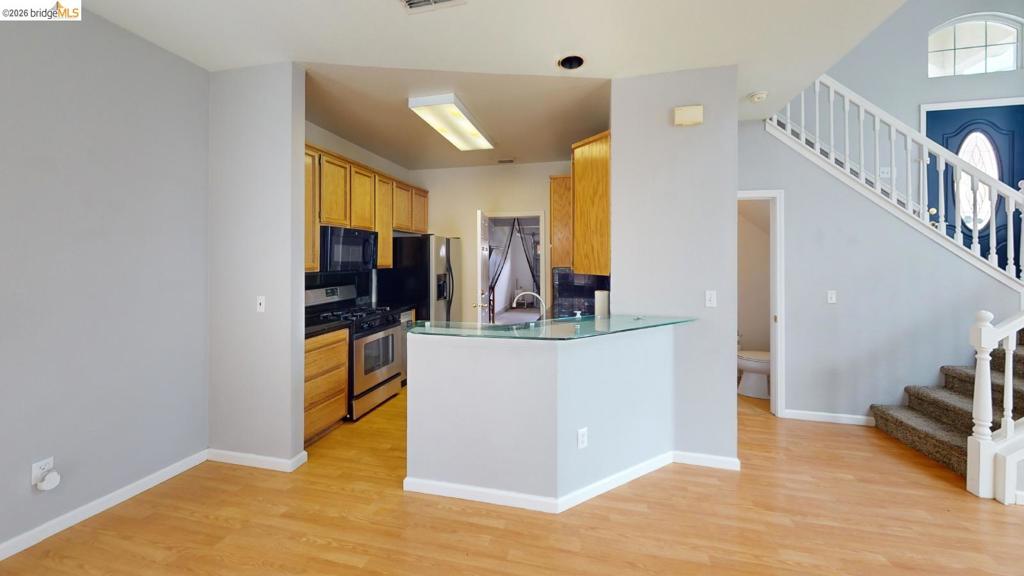 1032 Twinbridge Court Property Photo 4