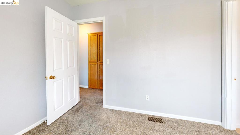 1032 Twinbridge Court Property Photo 9