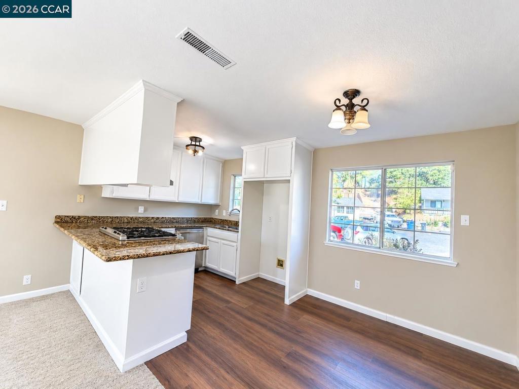 272 Toyanza Ct. Property Photo 8
