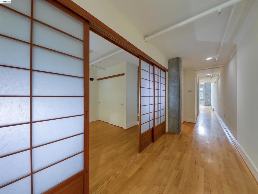 311 Oak St 507 Property Photo 4