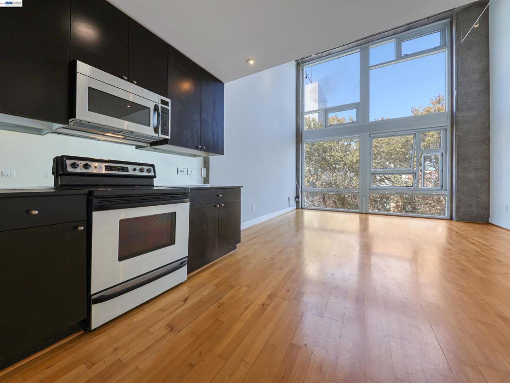 311 Oak St 507 Property Photo 7