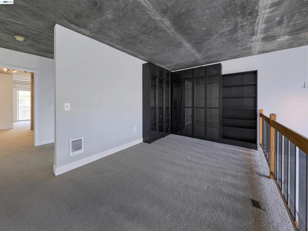 311 Oak St 507 Property Photo 14