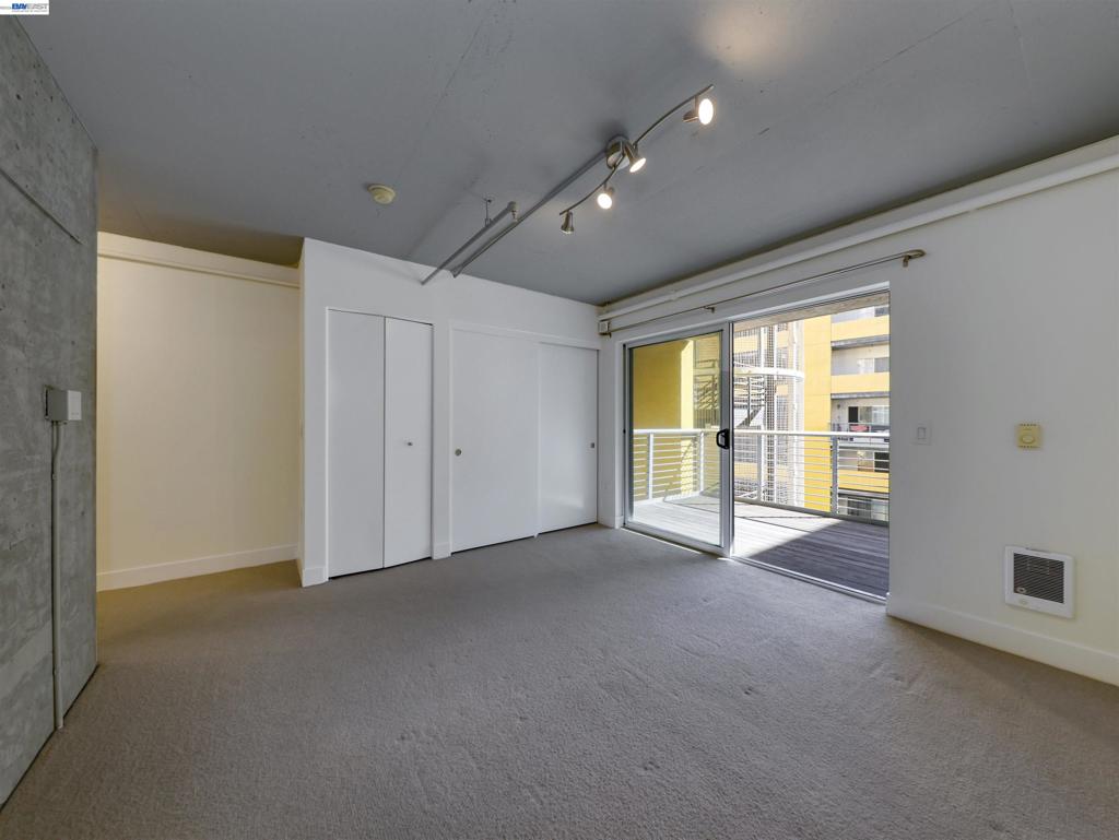 311 Oak St 507 Property Photo 17
