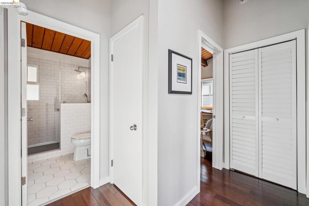 1394 Queens Rd Property Photo 26