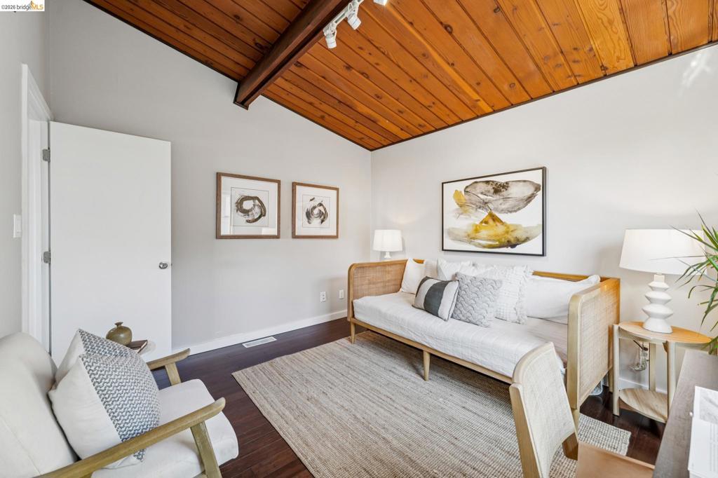 1394 Queens Rd Property Photo 31
