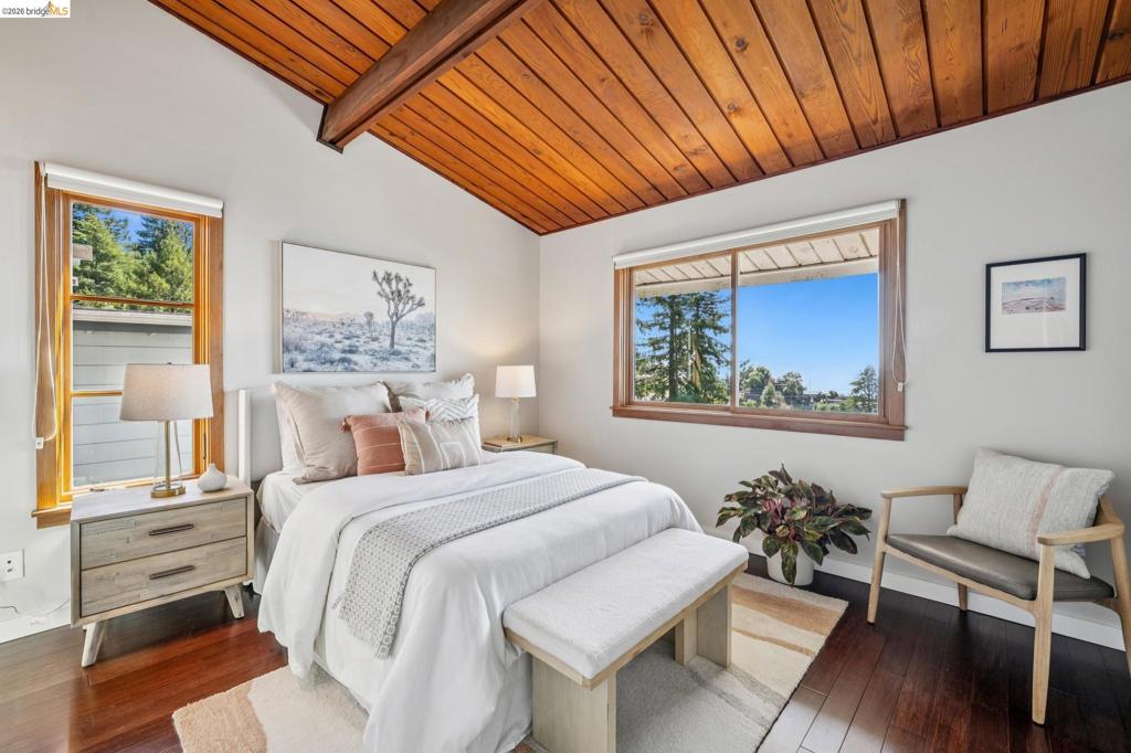 1394 Queens Rd Property Photo 32