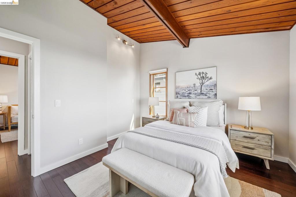 1394 Queens Rd Property Photo 34
