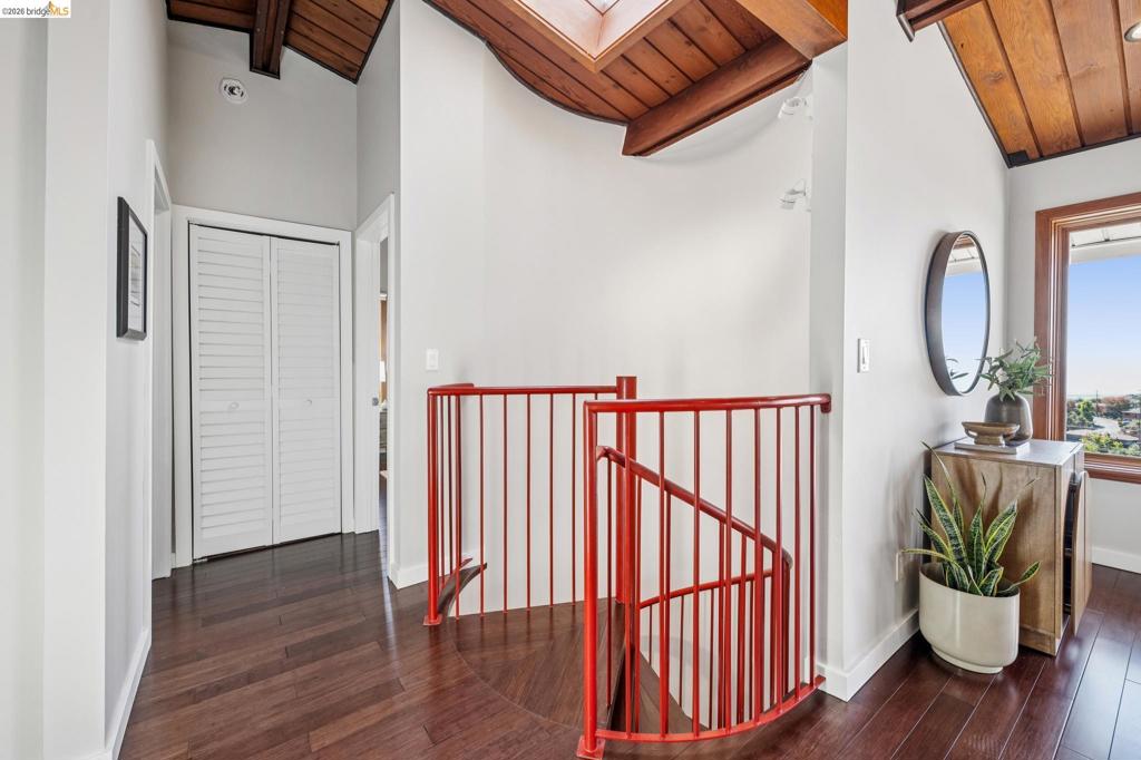 1394 Queens Rd Property Photo 35