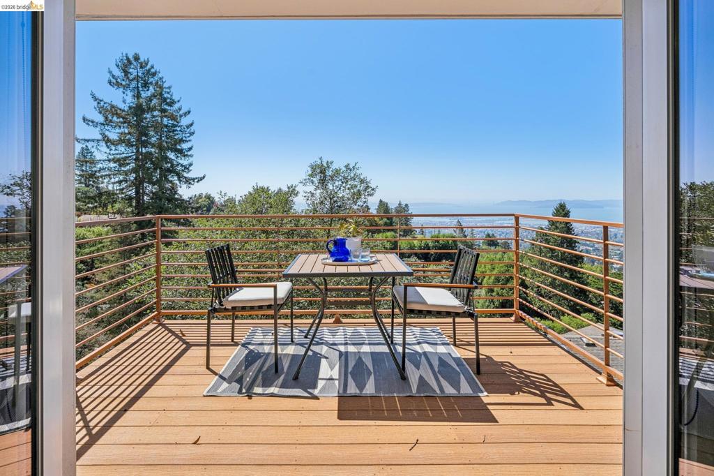 1394 Queens Rd Property Photo 46