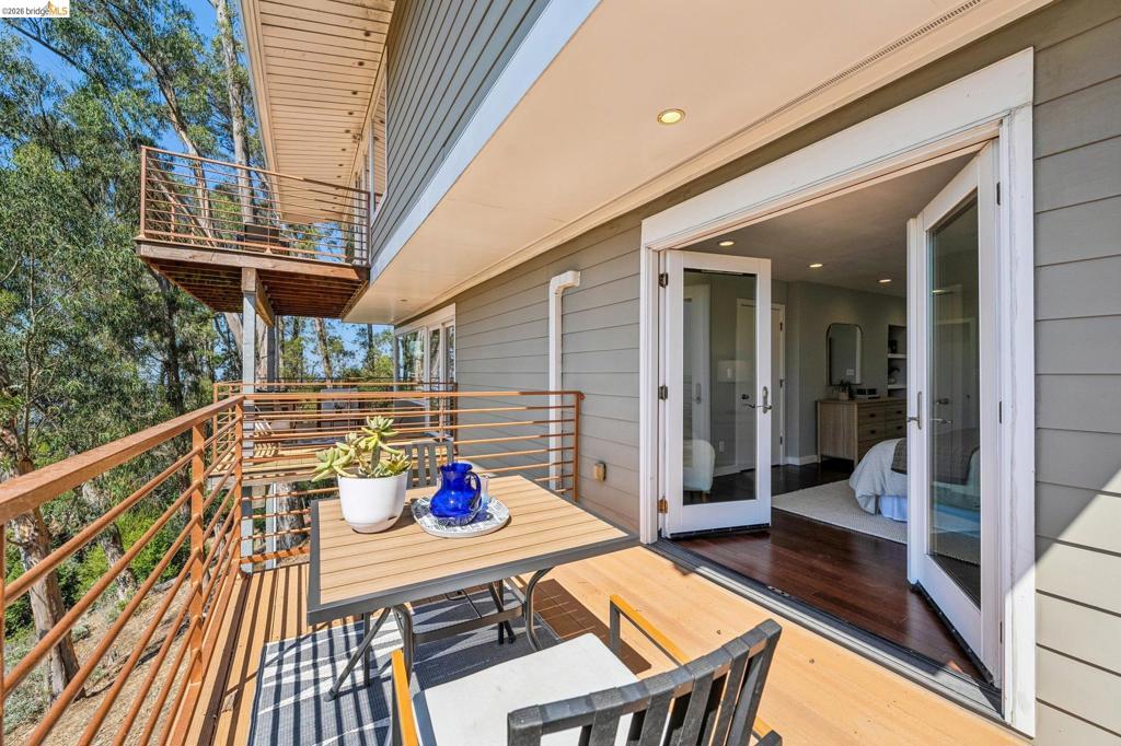 1394 Queens Rd Property Photo 49