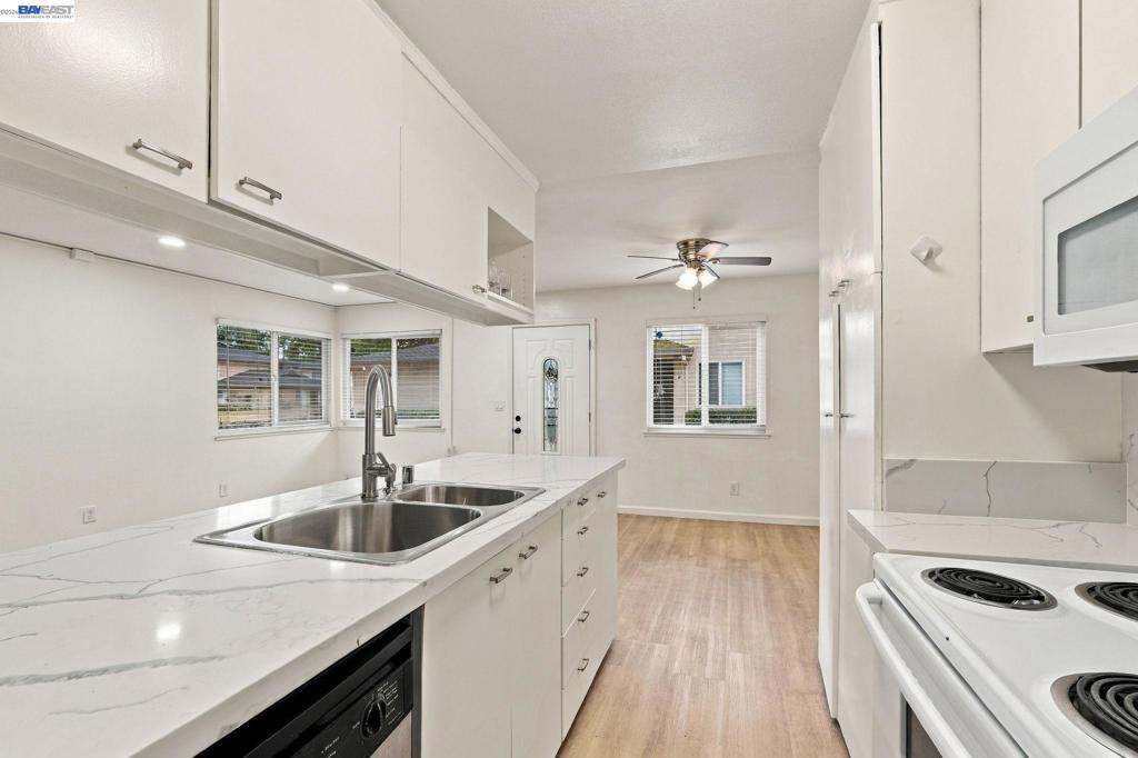 2201 Partridge Way 2 Property Photo 10