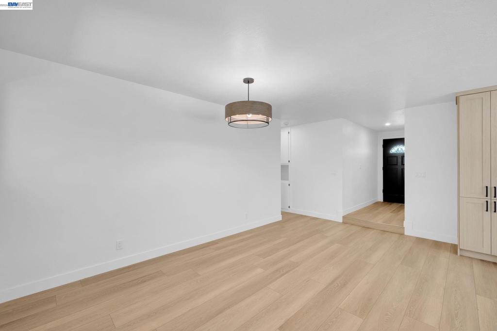 443 Colusa Way Property Photo 7