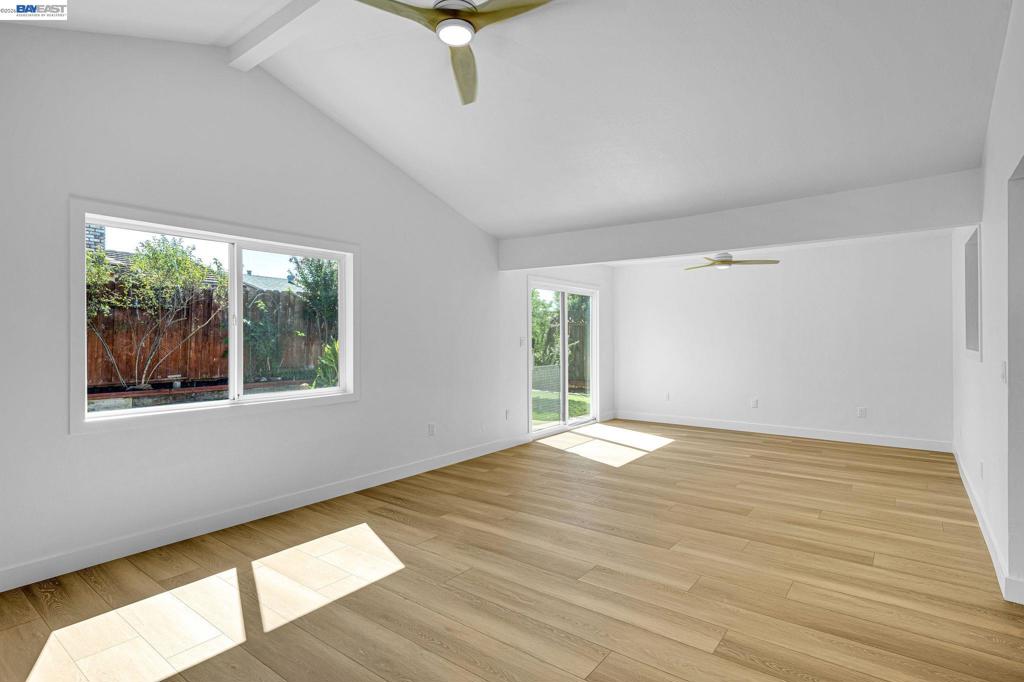 443 Colusa Way Property Photo 12