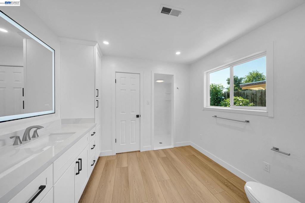 443 Colusa Way Property Photo 18