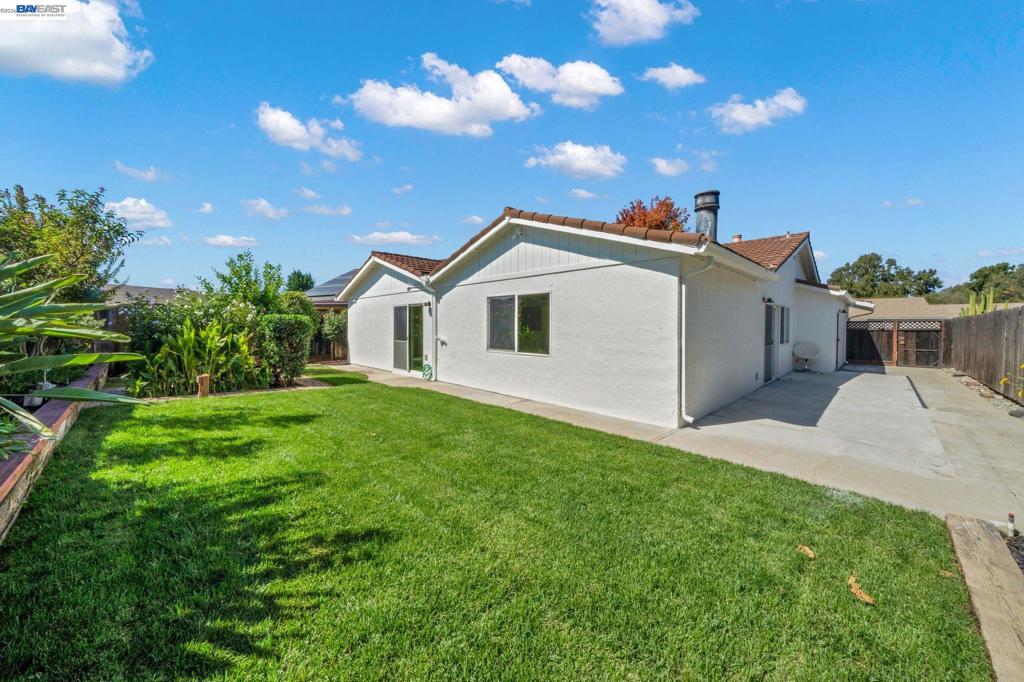443 Colusa Way Property Photo 28