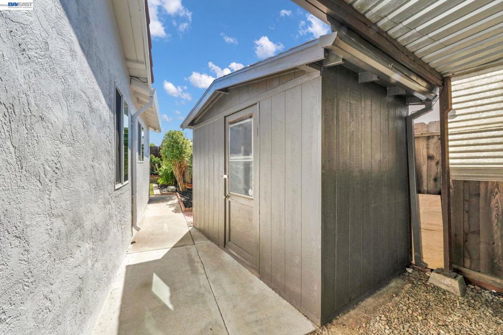 443 Colusa Way Property Photo 32